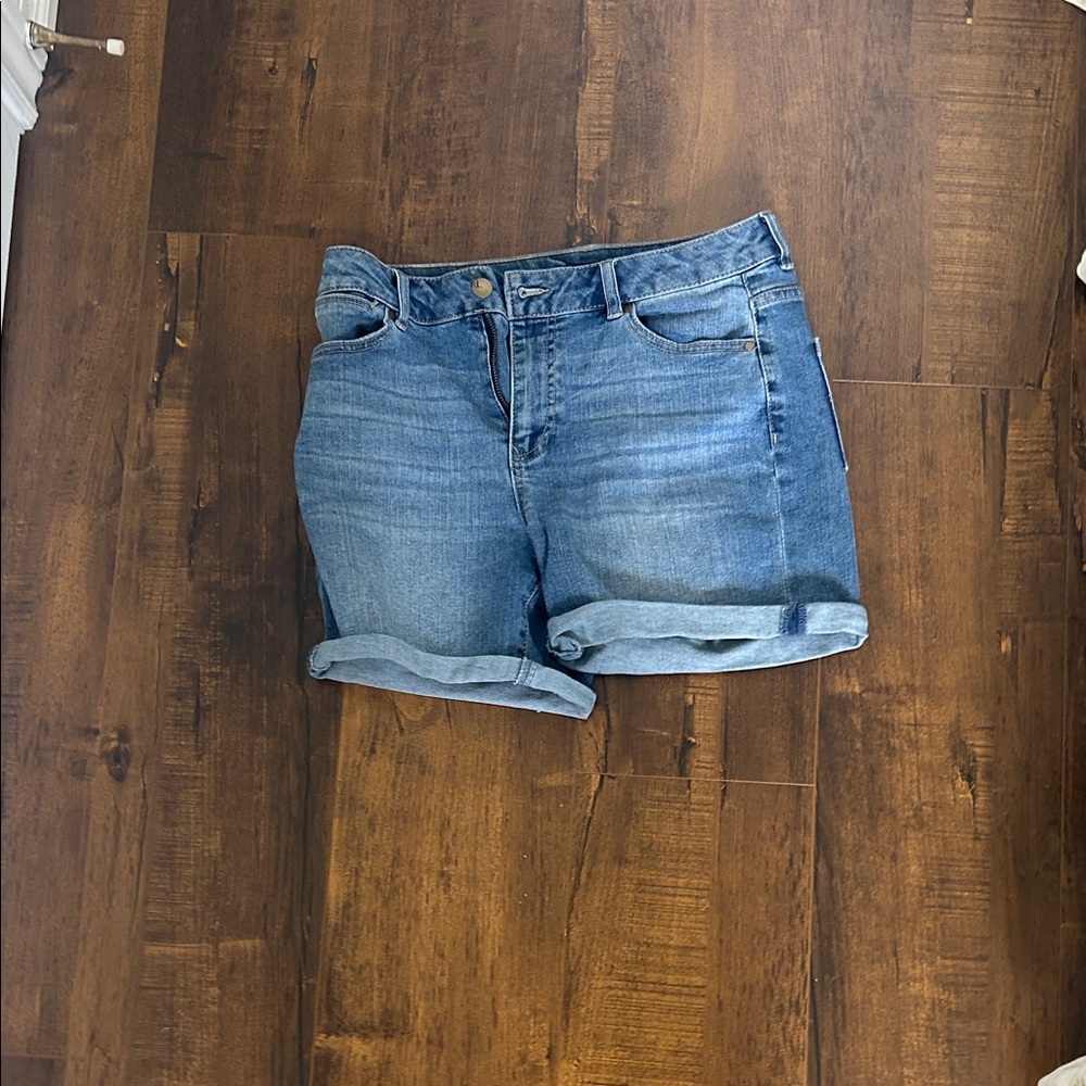 d. jeans Classic Blue Jean Shorts